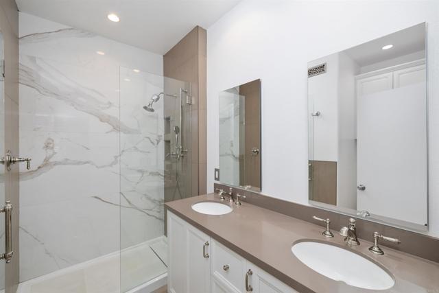 Detail Gallery Image 15 of 34 For 9753 W Canyon #4,  San Diego,  CA 92123 - 3 Beds | 2/1 Baths