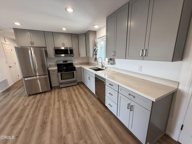 Detail Gallery Image 5 of 19 For 361 Grandview, Camarillo,  CA 93010 - 3 Beds | 2 Baths