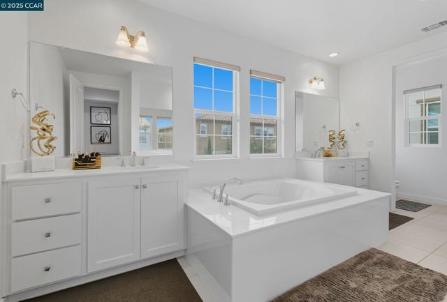 320 E Angelina Ave, Mountain House CA: https://media.crmls.org/mediaz/91a8d79a-59bb-4f29-afc2-df97a6cea83b.jpg