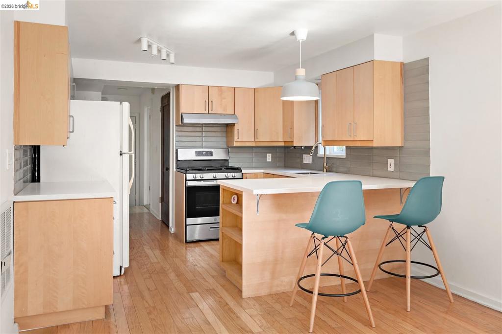 https://media.crmls.org/mediaz/91a94330-263f-4758-aa11-17d6f11b9a4a.jpg?preset=X-Large