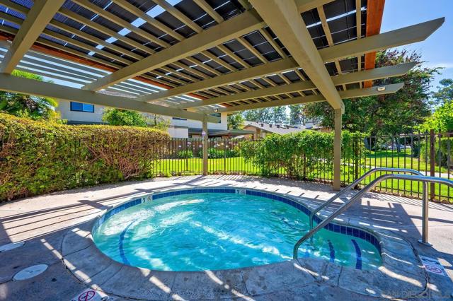5948 Caminito Yucatan, San Diego CA: https://media.crmls.org/mediaz/91aa5874-c71d-43eb-be3b-49056ec614b6.jpg