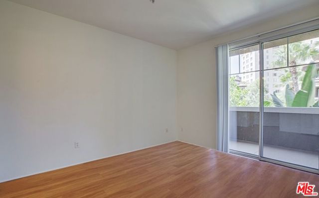 5557 W 6th Street, Los Angeles CA: https://media.crmls.org/mediaz/91aa6906-1424-4cd3-ad26-f68ec775d130.jpg