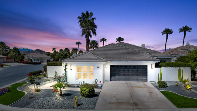 80360 Via Valerosa, La Quinta CA: https://media.crmls.org/mediaz/91ab63c7-c8b5-4cd7-af19-e78375ba0be3.jpg