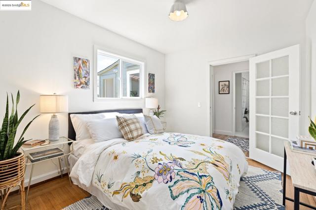 3742 Loma Vista AVE, Oakland CA: https://media.crmls.org/mediaz/91ab64b1-36ea-4e71-805b-573d85b17f7c.jpg