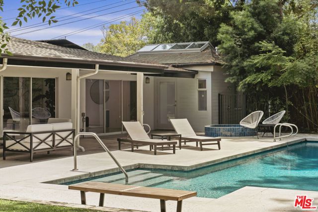 8630 Allenwood Road, Los Angeles CA: https://media.crmls.org/mediaz/91acd313-ded2-4ba5-a581-260b47043127.jpg