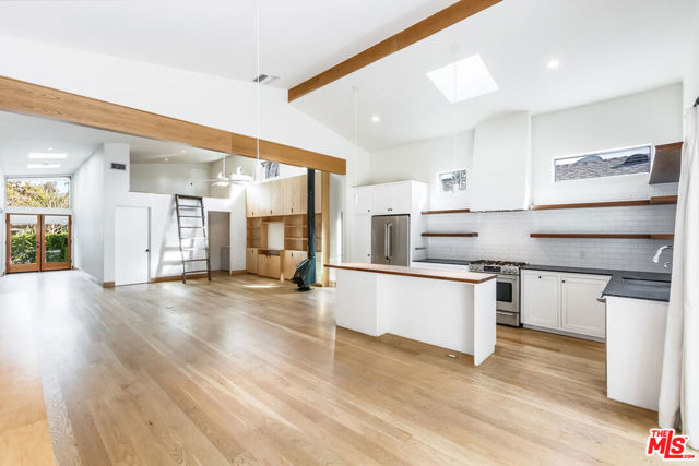 4229 Elmer Avenue, North Hollywood CA: https://media.crmls.org/mediaz/91ad093a-3bb4-4e64-9417-a664e23f5bcf.jpg