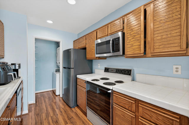1182 Tivoli Lane, Simi Valley CA: https://media.crmls.org/mediaz/91ad0bb8-d4e4-4ede-9308-d05211b3ba8f.jpg