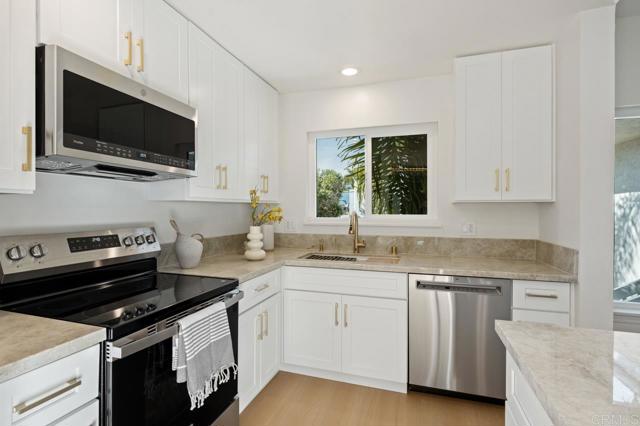 Detail Gallery Image 19 of 61 For 408 Bonair Street, La Jolla,  CA 92037 - 3 Beds | 2 Baths