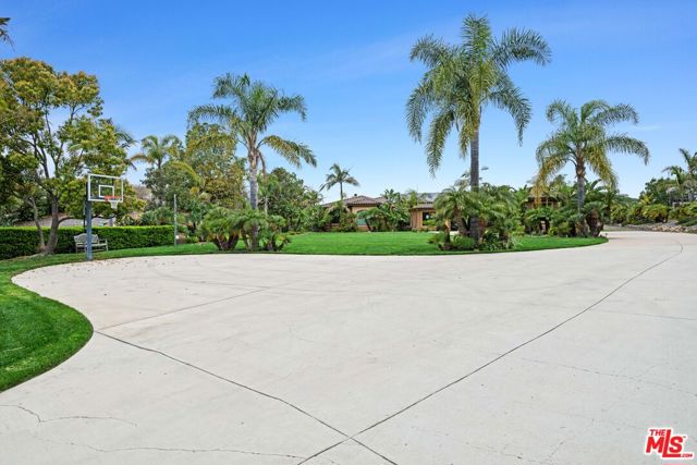5105 Via El Cerro, Newbury Park CA: https://media.crmls.org/mediaz/91ae14f9-6b2e-40e3-a9b4-d46fbdba7c71.jpg