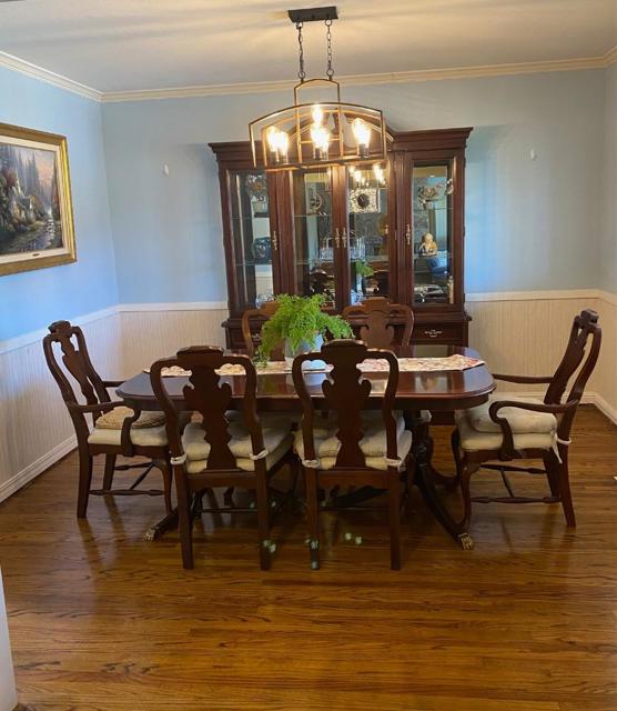 1683 Escalante Way, Burlingame CA: https://media.crmls.org/mediaz/91ae99a6-224f-413b-9e00-e83f4f4b5312.jpg
