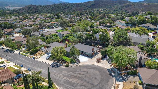 349 Longwood Court, Newbury Park CA: https://media.crmls.org/mediaz/91aeaa9e-68b7-4f3d-b4b0-48c2c6de1a90.jpg