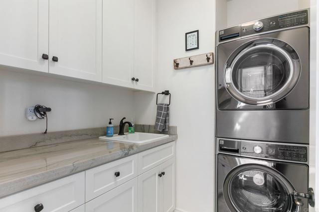 Image 33 of 74 For 1251 Holmgrove Drive