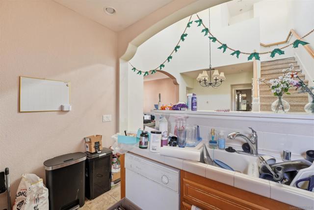 2284 Alicante, Chula Vista CA: https://media.crmls.org/mediaz/91af0132-29b2-4915-a903-13495c2b1c69.jpg