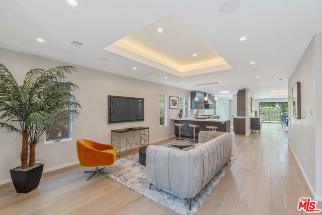 2829 Westbrook Avenue, Los Angeles CA: https://media.crmls.org/mediaz/91af135d-9588-4461-a6ec-a9b7e2909222.jpg