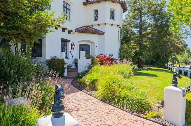 1 Santa Lucia Avenue, Salinas CA: https://media.crmls.org/mediaz/91af1c2e-57e8-48a3-95a8-2e6bb6b22a4b.jpg