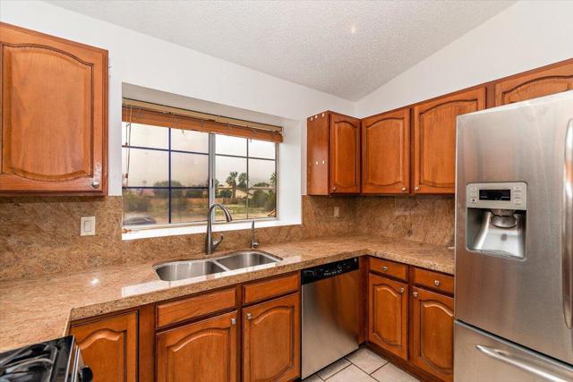 68954 Durango Road, Cathedral City CA: https://media.crmls.org/mediaz/91af3ca6-b301-40ec-9f8d-aefc9b36db05.jpg