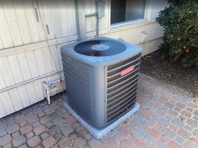 Detail Gallery Image 9 of 12 For 8354 Hudson Dr, San Diego,  CA 92119 - 3 Beds | 2 Baths