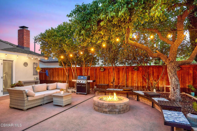 26007 Philrich Circle, Calabasas CA: https://media.crmls.org/mediaz/91af4ab4-6405-42bf-a7cb-2b9872640c91.jpg