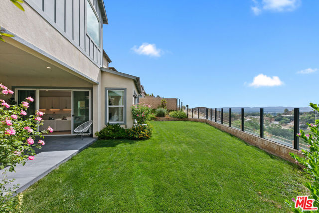 21316 Poema Place, Chatsworth CA: https://media.crmls.org/mediaz/91af8689-2ef7-458b-a118-987c706589b4.jpg