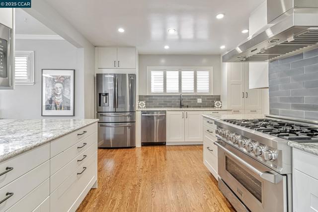 5411 Garvin Ave, Richmond CA: https://media.crmls.org/mediaz/91af9763-d8df-4fe4-b75f-72d65e0e2893.jpg