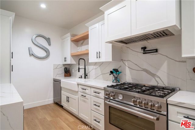 306 Bora Bora Way, Marina del Rey CA: https://media.crmls.org/mediaz/91b0a174-bfa1-4558-bebf-c52ef8b0e18a.jpg