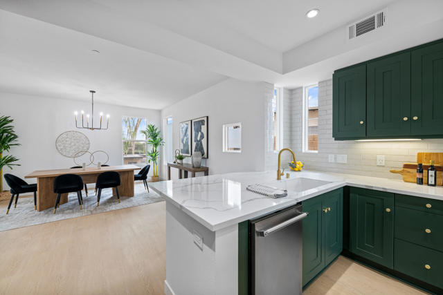 4315 Vantage Lane, Palm Springs CA: https://media.crmls.org/mediaz/91b102fa-9f9f-4399-93a9-c65dbd222d44.jpg