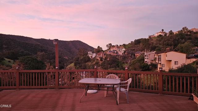 Detail Gallery Image 8 of 46 For 2786 Kennington Dr, Glendale,  CA 91206 - 4 Beds | 3 Baths