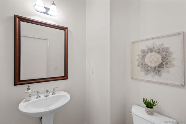 2776 Vistamonte Glen,  CA: https://media.crmls.org/mediaz/91b1d97b-d3e0-4869-93c4-6a37d328a49c.jpg