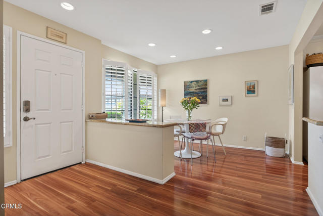 Detail Gallery Image 2 of 38 For 2384 Vina Del Mar, Oxnard,  CA 93035 - 2 Beds | 2 Baths