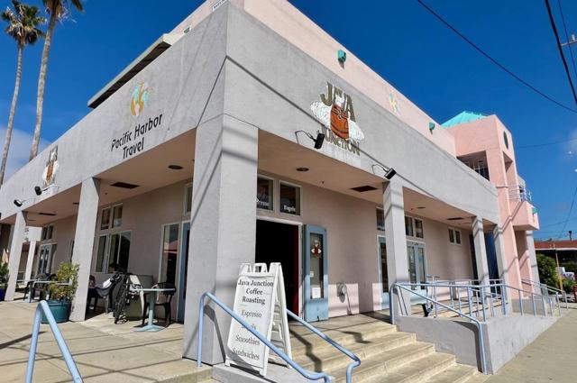 1122 Seabright Avenue, Santa Cruz CA: https://media.crmls.org/mediaz/91b1e3df-e083-4256-a650-fd88d66e690f.jpg