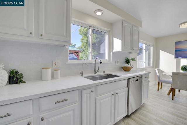 166 Madelia Place, San Ramon CA: https://media.crmls.org/mediaz/91b33d9a-d0ca-43e5-a075-1202db708caf.jpg