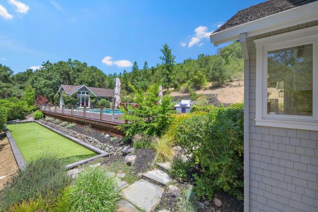 3 Vintage Court, Woodside CA: https://media.crmls.org/mediaz/91b35335-667d-4bf5-ba32-7fdab8d78e62.jpg