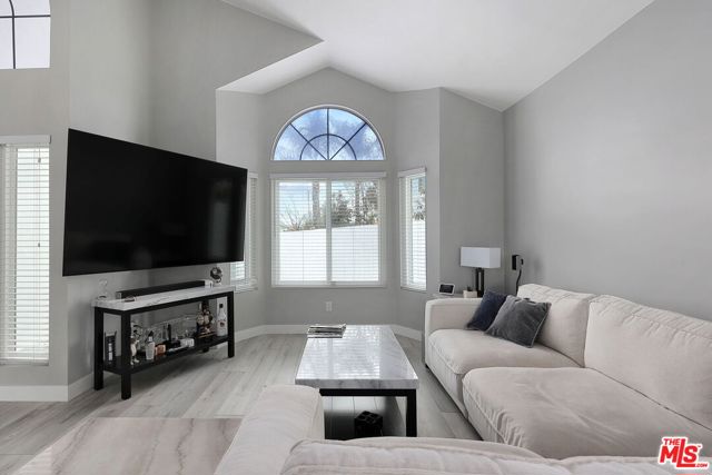 39665 Maple Leaf Court, Murrieta CA: https://media.crmls.org/mediaz/91b3c0d9-8de4-41c6-aecf-5c1800e9e917.jpg