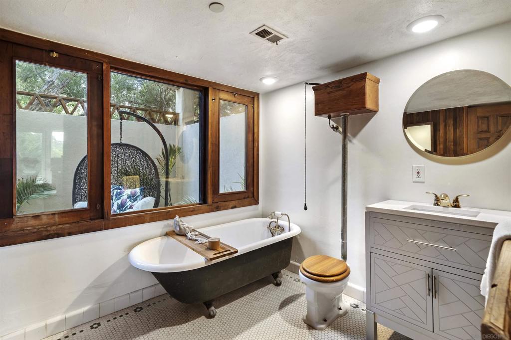 MLS #250028767SD img 26