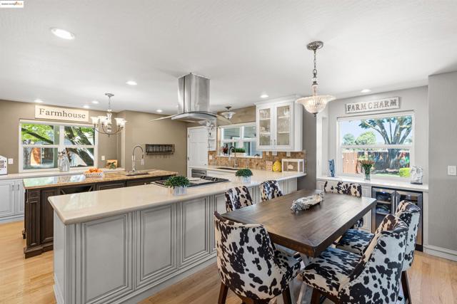 1600 Eden Plains Rd, Brentwood CA: https://media.crmls.org/mediaz/91b3dba7-4a09-4cff-a313-277dc8274f97.jpg