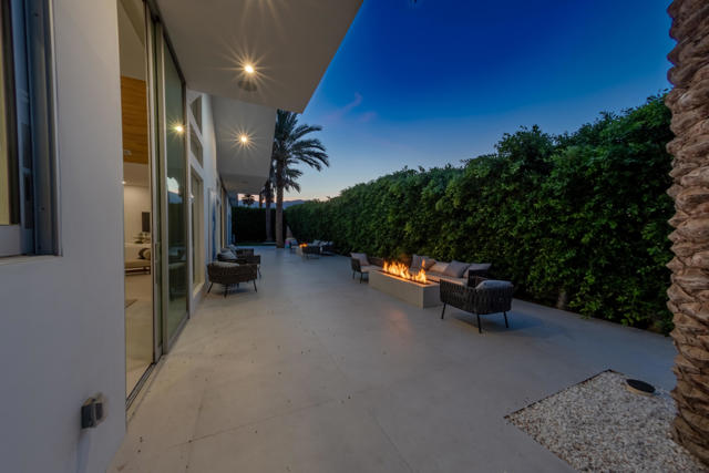 1 Makena Lane, Rancho Mirage CA: https://media.crmls.org/mediaz/91b44fd4-6501-4b59-b935-0af07a99662e.jpg