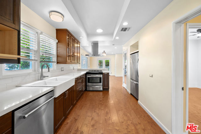 3141 Fairmount Avenue, La Crescenta CA: https://media.crmls.org/mediaz/91b46491-0376-4dfa-b1d6-827c030a6225.jpg