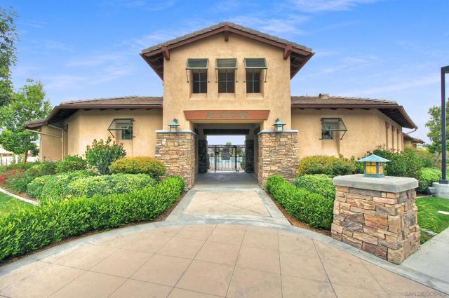 1104 Parkview Dr, Oceanside CA: https://media.crmls.org/mediaz/91b4a92b-9e1a-406a-9dc0-333e61dba728.jpg