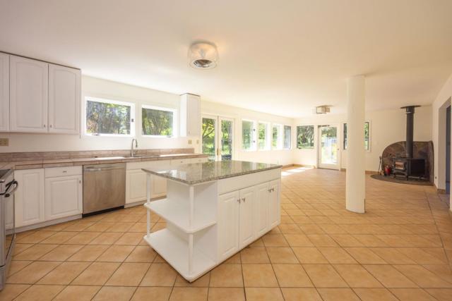 1770 Higgins Canyon Road, Half Moon Bay CA: https://media.crmls.org/mediaz/91b4bd4c-8b36-434a-8a43-1036b6804ef0.jpg