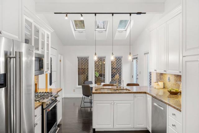 2937 San Juan Boulevard, Belmont CA: https://media.crmls.org/mediaz/91b5e4d2-5366-4eed-a638-cc128c0802a8.jpg