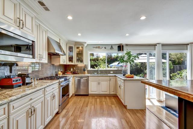 792 Marlin Avenue, Foster City CA: https://media.crmls.org/mediaz/91b63c1d-e817-4415-837d-50163e81b378.jpg