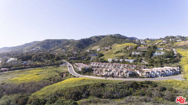 6436 Lunita Road, Malibu CA: https://media.crmls.org/mediaz/91b68c02-c0d0-4b79-b318-85863cf77523.jpg