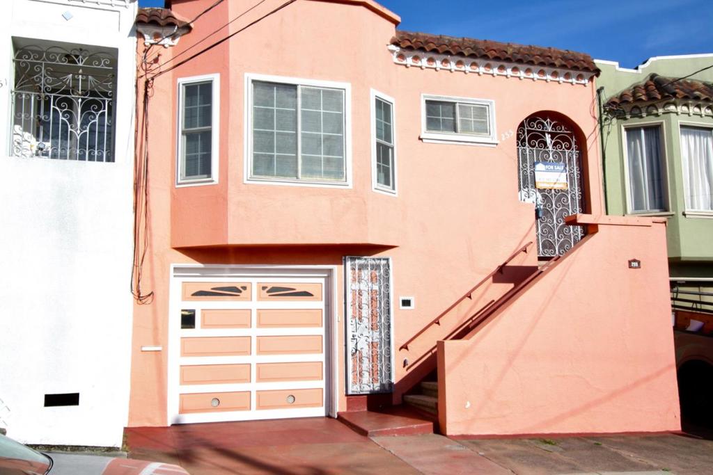 255 Munich Street