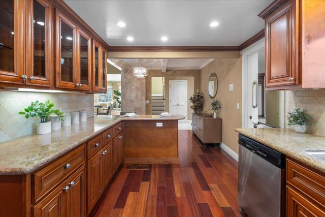 510 Sunnymount Avenue, Sunnyvale CA: https://media.crmls.org/mediaz/91b6dfcb-139d-48c4-aefb-bc8c6d4bc46c.jpg