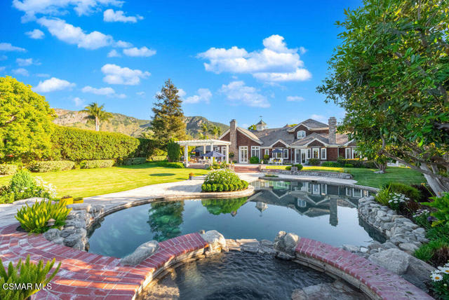 1816 Brittany Park Road, Camarillo CA: https://media.crmls.org/mediaz/91b6e8a1-27cb-4c92-a438-462a0dbd6e4d.jpg