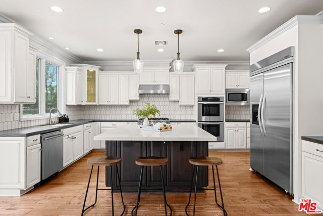 5105 Via El Cerro, Newbury Park CA: https://media.crmls.org/mediaz/91b7a897-fc2a-47b6-88c5-cc713dc7eb35.jpg