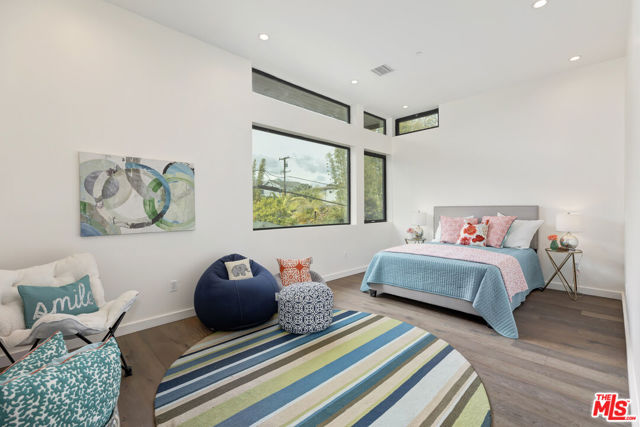 139 Hollister Avenue, Santa Monica CA: https://media.crmls.org/mediaz/91b7d150-3c27-45da-85dc-475a149d52f9.jpg