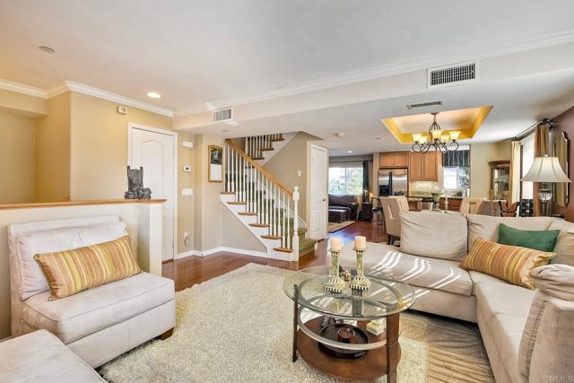 4031 Aidan Cir, Carlsbad CA: https://media.crmls.org/mediaz/91b7e2cd-325b-436d-abb4-be6aeeb14b97.jpg