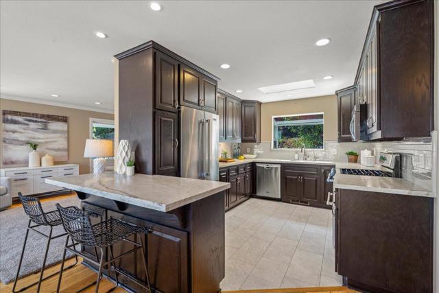 25400 Radonich Road, Los Gatos CA: https://media.crmls.org/mediaz/91b7f019-7c4c-4756-b626-95bf1697aa8f.jpg