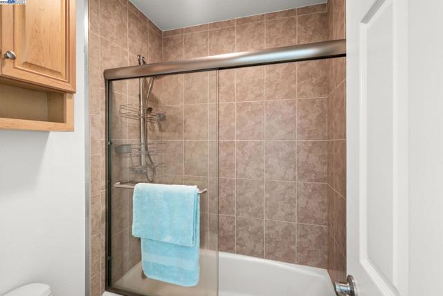Image 9 of 16 For 66 Fairmount Ave  417